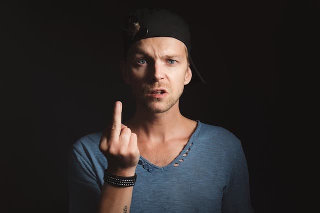 Pourquoi les filles bien aiment les bad boys ?