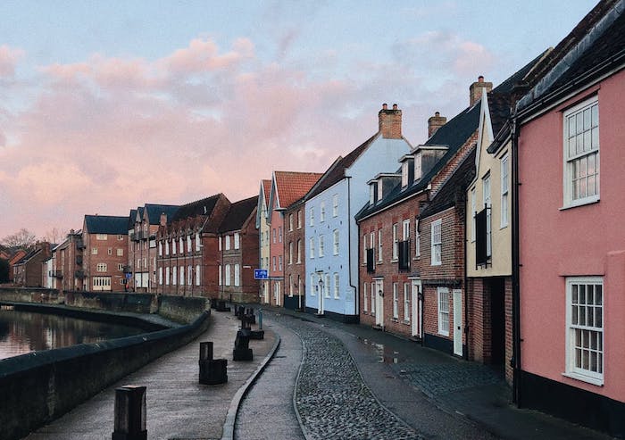 Comment trouver et rencontrer sa voisine ?